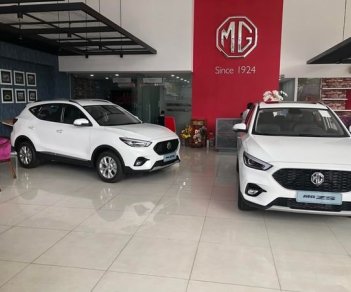 MG ZS 2021 - Cần bán lại xe MG ZS sản xuất năm 2021, màu trắng, giá 569tr