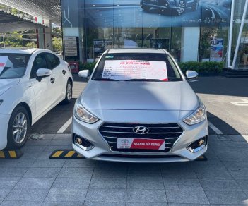 Hyundai Accent 2018 - Bán Hyundai Accent sản xuất năm 2018, màu bạc số tự động, 470tr