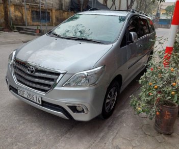 Toyota Innova 2016 - Bán ô tô Toyota Innova 2.0E sản xuất 2016, màu bạc chính chủ