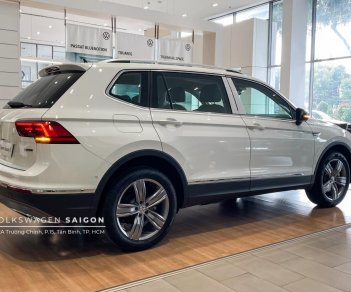 Volkswagen Tiguan 2022 - Bán Volkswagen Tiguan Luxury S năm 2022, Màu Trắng Sang Trọng ,Tặng Phí trước bạ 50%