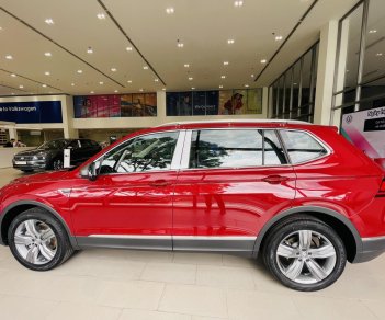 Volkswagen Tiguan 2022 - Cần bán Volkswagen Tiguan Elegance 2022 Màu đỏ , tặng phí trước bạ , tiền mặt và  phụ kiện 