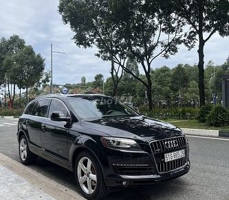 Audi Q7 2006 - Cần bán xe Audi Q7 4.2, bản Full, xe đẹp nhập Đức sản xuất 2006 đăng ký lần đầu 2007