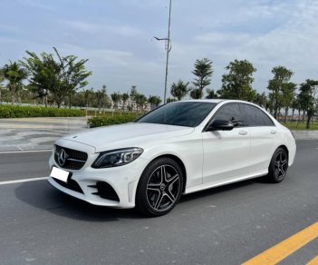 Mercedes-Benz C class 2020 - Cần bán Mercedes 2020, màu trắng