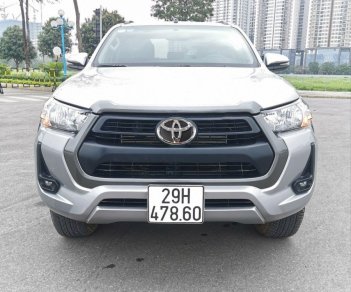 Toyota Hilux 2021 - Bán ô tô Toyota Hilux 2.4 năm 2021, màu bạc, xe nhập còn mới, giá chỉ 760 triệu