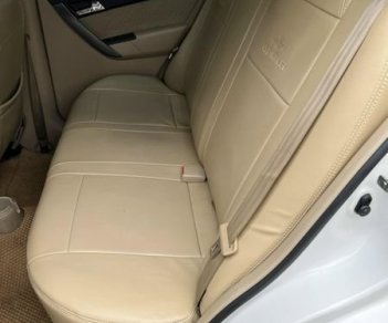 Chevrolet Aveo 2017 - Bán ô tô Chevrolet Aveo LT sản xuất 2017, màu trắng số sàn, 225tr