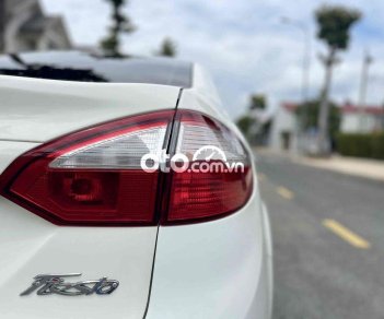 Ford Fiesta 2015 - Cần bán gấp Ford Fiesta 1.5AT Titanium sản xuất 2015, màu trắng, xe nhập, giá 338tr