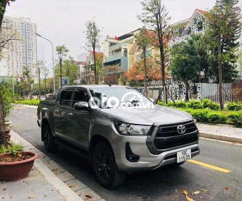 Toyota Hilux 2020 - Bán Toyota Hilux E AT sản xuất năm 2020, màu bạc, nhập khẩu