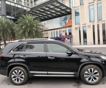 Kia Sorento 2016 - Cần bán Kia Sorento DATH sản xuất năm 2016, màu đen, giá 735tr