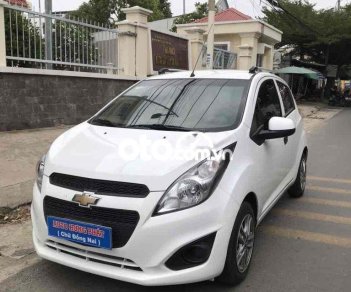 Chevrolet Spark 2017 - Cần bán Chevrolet Spark năm sản xuất 2017, màu trắng 