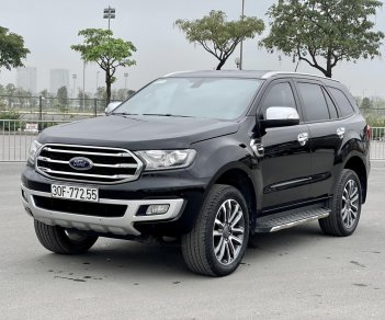 Ford Everest 2019 - Cần bán lại xe Ford Everest 4x2AT Titanium năm sản xuất 2019, màu đen