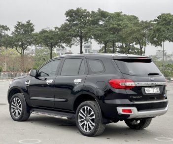 Ford Everest 2019 - Cần bán lại xe Ford Everest 4x2AT Titanium năm sản xuất 2019, màu đen