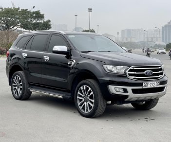 Ford Everest 2019 - Cần bán lại xe Ford Everest 4x2AT Titanium năm sản xuất 2019, màu đen