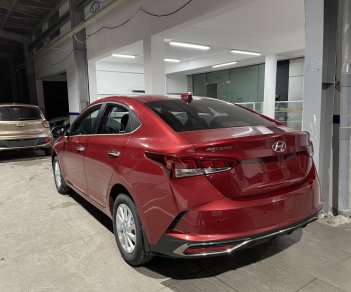 Hyundai Accent 2022 - Hyundai Accent AT xe màu đỏ, giao xe ngay, giảm 50% lệ phí trước bạ, giá và khuyến mại cực sốc trong tháng 3