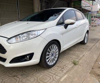 Ford Fiesta 2016 - Màu trắng, giá ưu đãi