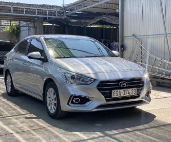 Hyundai Accent 2019 - Cần bán gấp xe Hyundai Accent AT màu bạc, năm sản xuất 2019, cam kết động cơ hộp số nguyên bản nhà sản xuất