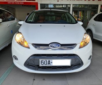 Ford Fiesta 2013 - Màu trắng, giá 316tr