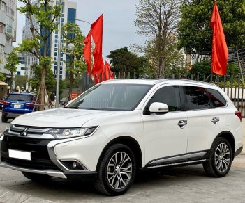 Mitsubishi Outlander 2017 - Màu trắng, nhập khẩu nguyên chiếc