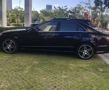 Mercedes-Benz E300 2011 - Màu đen giá hữu nghị