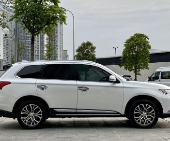 Mitsubishi Outlander 2017 - Màu trắng, nhập khẩu nguyên chiếc