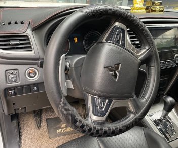 Mitsubishi Triton 2019 - Màu bạc, nhập khẩu