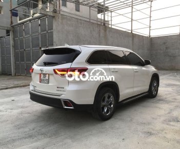 Toyota Highlander 2019 - Màu trắng, nhập khẩu nguyên chiếc