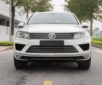 Volkswagen Touareg 2016 - Màu trắng, nhập khẩu