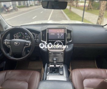 Toyota Land Cruiser 2016 - Màu trắng, xe nhập