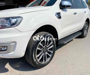 Ford Everest 2019 - Màu trắng, nhập khẩu nguyên chiếc số tự động