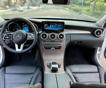 Mercedes-Benz C200 2018 - Bán C200 Exclusive trắng đen model 2019 công ty đứng tên