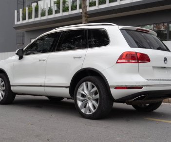 Volkswagen Touareg 2016 - Màu trắng, nhập khẩu