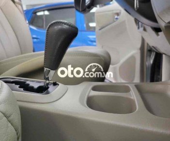 Toyota Innova 2012 - Màu bạc giá cạnh tranh