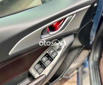 Mazda 3 2018 - Màu xanh lam giá cạnh tranh