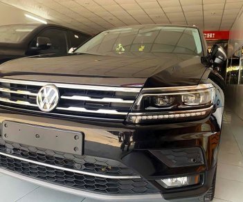 Volkswagen Tiguan 2017 - Màu đen, nhập khẩu