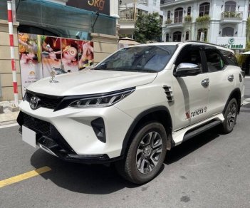 Toyota Fortuner 2020 - Màu trắng, nhập khẩu nguyên chiếc