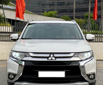 Mitsubishi Outlander 2017 - Màu trắng, nhập khẩu nguyên chiếc