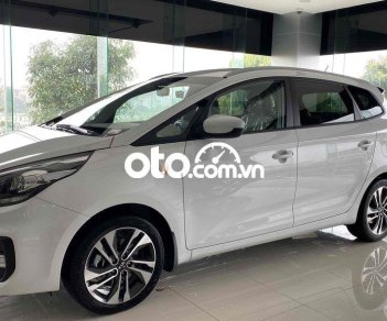 Kia Rondo 2022 - Màu trắng