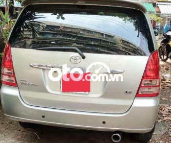 Toyota Innova 2006 - Màu bạc xe gia đình