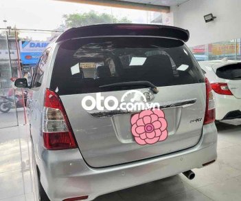 Toyota Innova 2012 - Màu bạc giá cạnh tranh