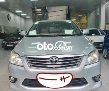 Toyota Innova 2012 - Màu bạc giá cạnh tranh