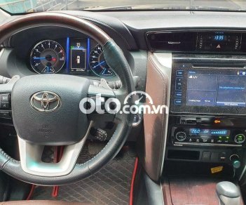 Toyota Fortuner 2018 - Màu đen, nhập khẩu nguyên chiếc