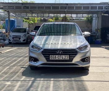 Hyundai Accent 2019 - Cần bán gấp xe Hyundai Accent AT màu bạc, năm sản xuất 2019, cam kết động cơ hộp số nguyên bản nhà sản xuất