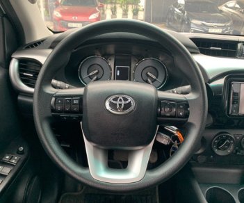 Toyota Hilux 2021 - Bán ô tô Toyota Hilux 2.4E AT năm 2021, màu bạc, nhập khẩu nguyên chiếc