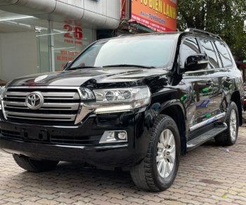 Toyota Land Cruiser 2019 - Màu đen, nhập khẩu nguyên chiếc