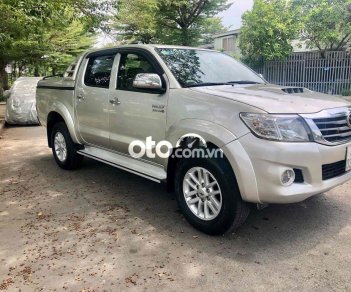 Toyota Hilux 2012 - Màu bạc, xe nhập chính chủ