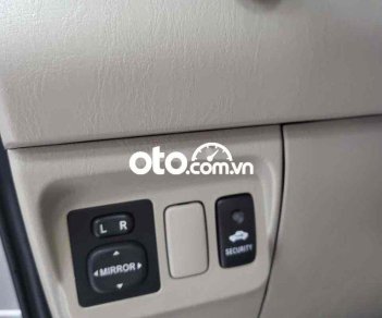 Toyota Innova 2012 - Màu bạc giá cạnh tranh