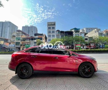 Ford Focus 2019 - Màu đỏ, giá 475tr
