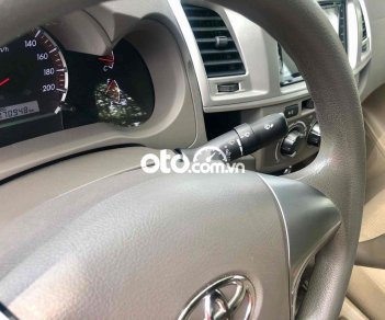 Toyota Hilux 2012 - Màu bạc, xe nhập chính chủ