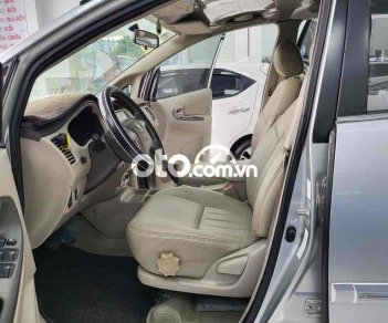 Toyota Innova 2012 - Màu bạc giá cạnh tranh