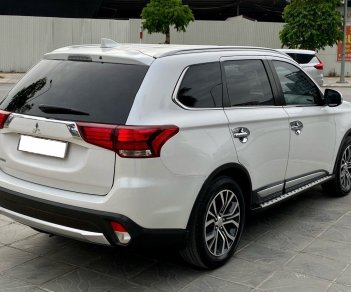 Mitsubishi Outlander 2017 - Màu trắng, nhập khẩu nguyên chiếc