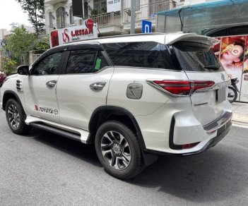 Toyota Fortuner 2020 - Màu trắng, nhập khẩu nguyên chiếc